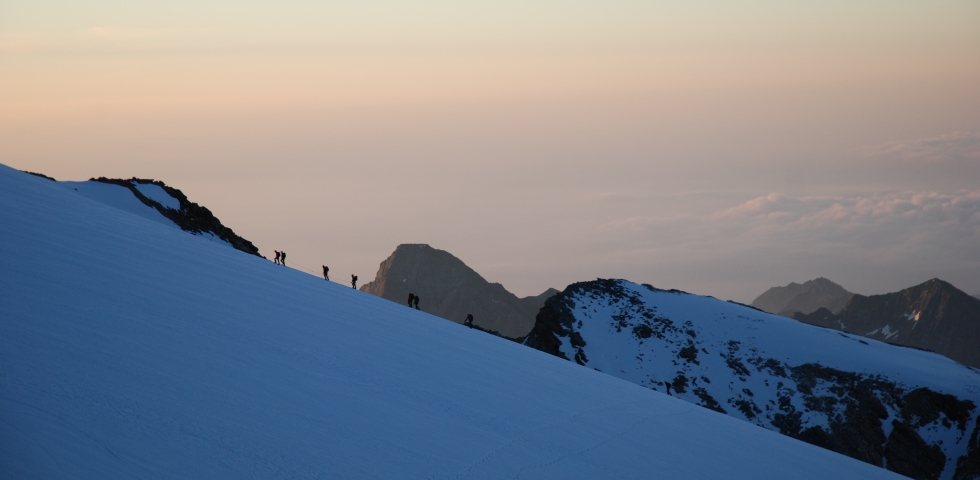 rifugimonterosa.it Gals Capanna Gnifetti Gallery 03